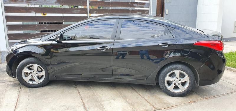 Hyundai Elantra • 2012 • 40,583 km 1