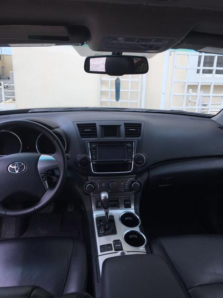 Toyota Highlander • 2013 • 10,000 km 5