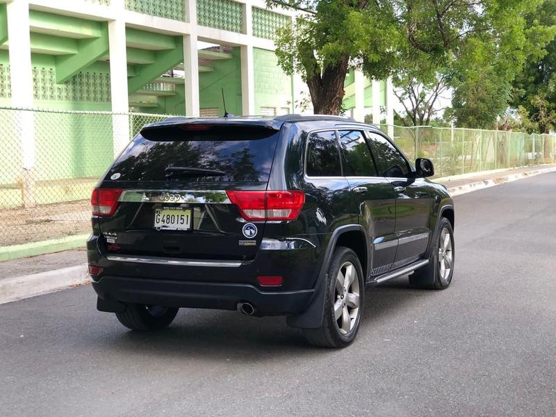 Jeep Cherokee • 2013 • 140 km 3