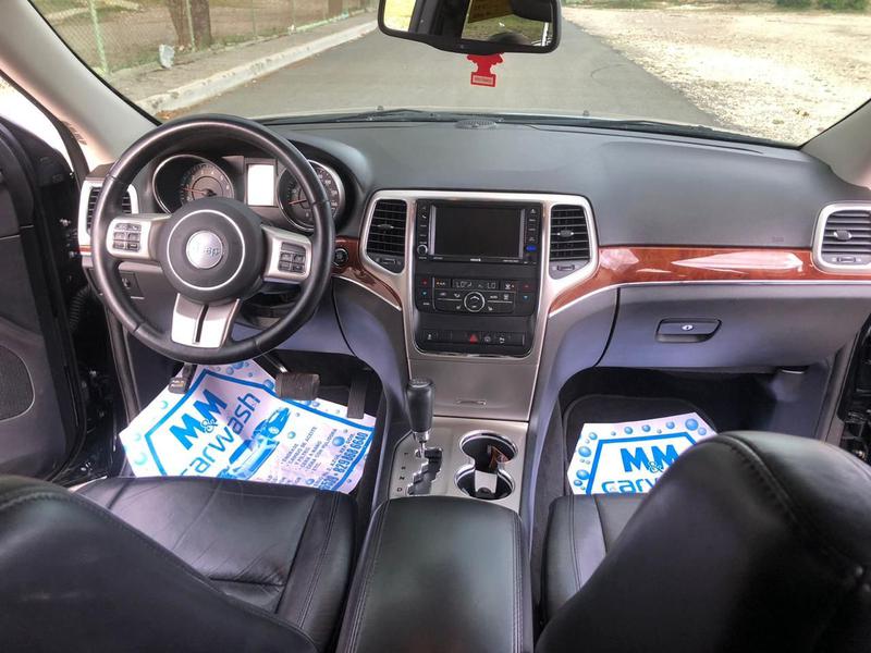 Jeep Cherokee • 2013 • 140 km 6