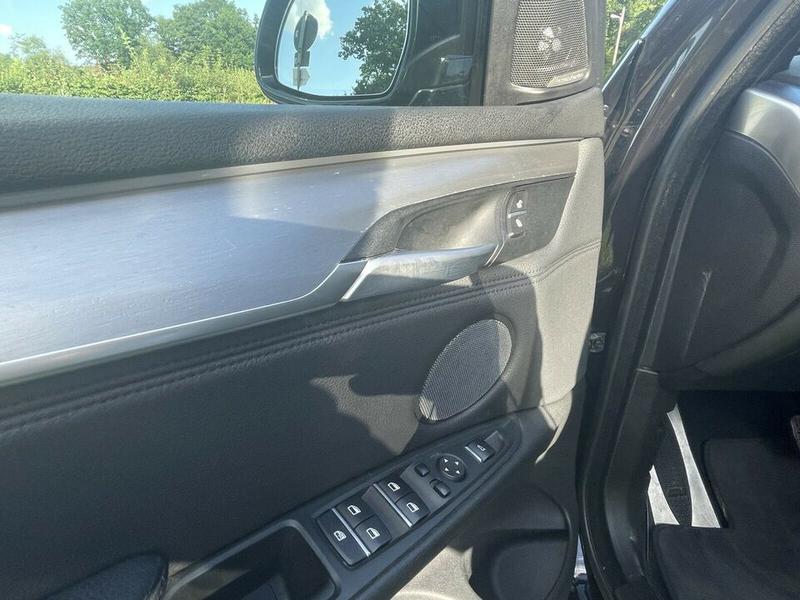 BMW X5 • 2015 • 203,457 km 1