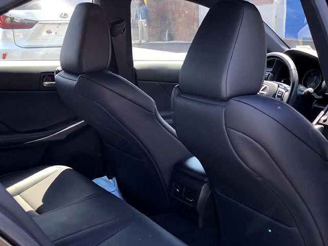 Lexus CT • 2018 • 29,983 km 23