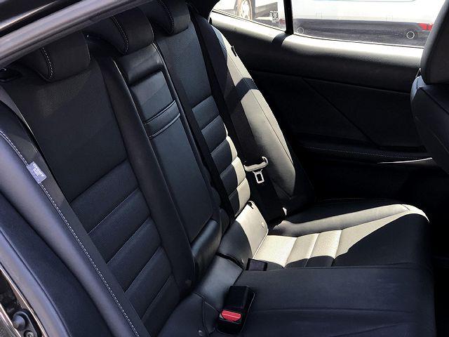 Lexus CT • 2018 • 29,983 km 17