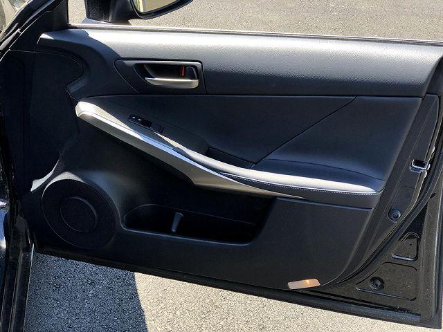 Lexus CT • 2018 • 29,983 km 14