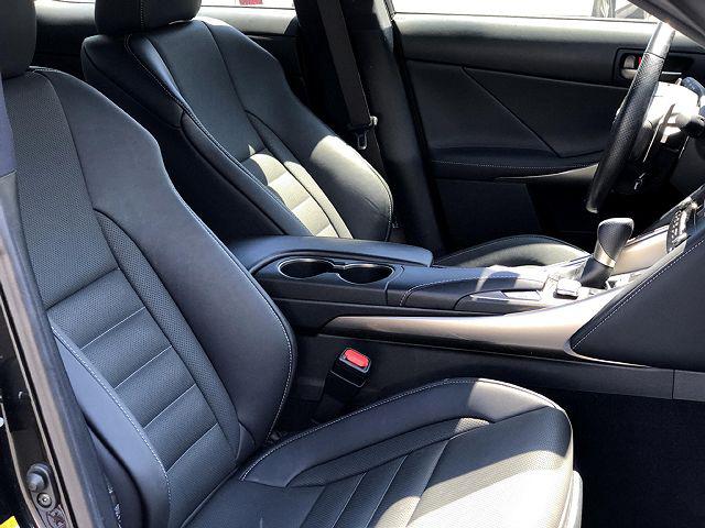 Lexus CT • 2018 • 29,983 km 3