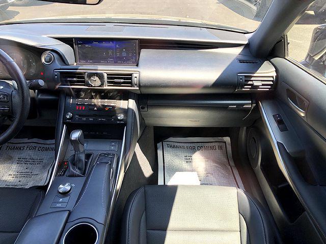 Lexus CT • 2018 • 29,983 km 15