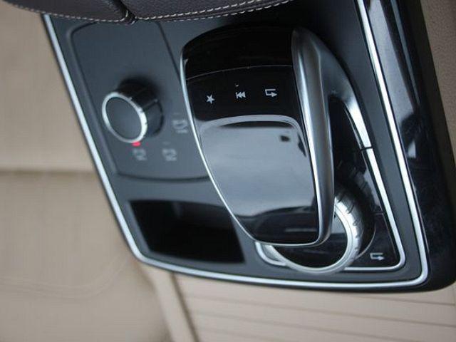 Mercedes-Benz 100 D • 2018 • 15 km 17