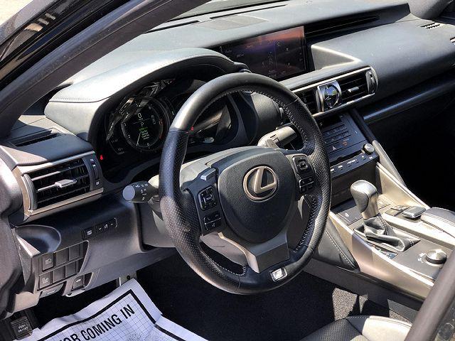 Lexus CT • 2018 • 29,983 km 13