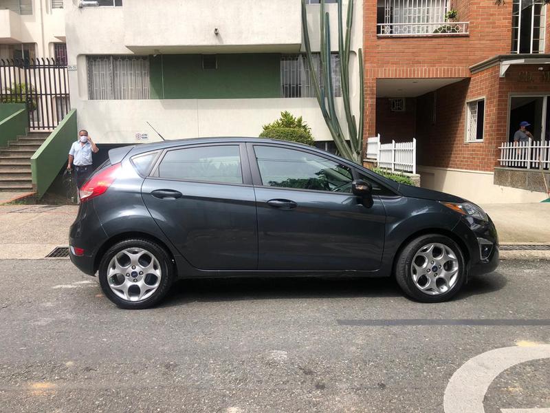 Ford Fiesta • 2011 • 75,000 km 8
