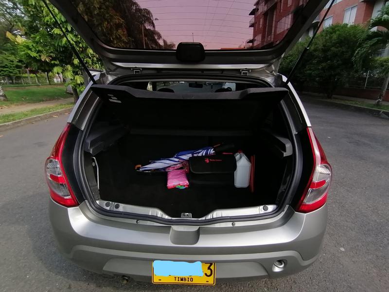 Renault Sandero • 2012 • 95,000 km 1
