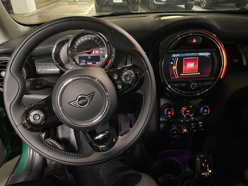 MINI Cooper • 2020 • 10 km 6