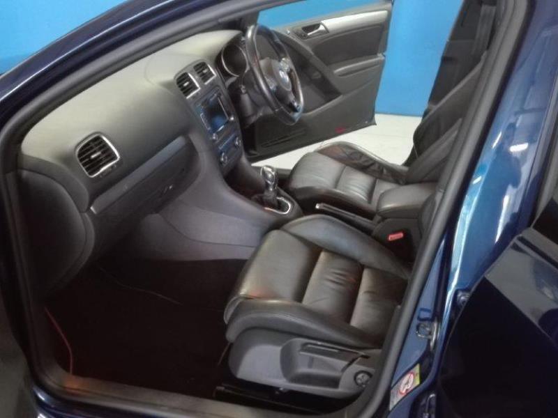 Volkswagen Golf • 2011 • 132,000 km 2