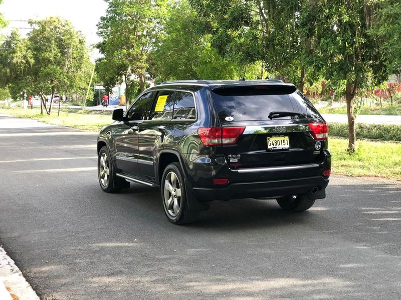 Jeep Cherokee • 2013 • 140 km 4