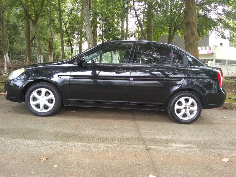 Dodge Attitude • 2009 • 141,000 km 1