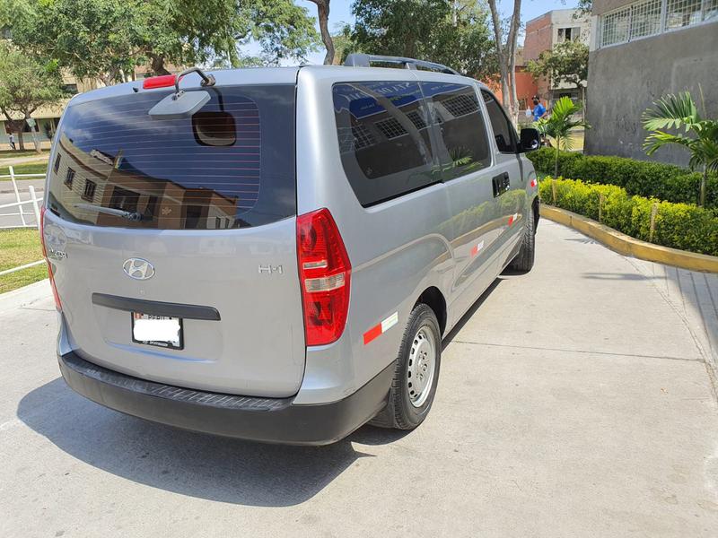 Hyundai H1 Bus • 2012 • 109,000 km 1