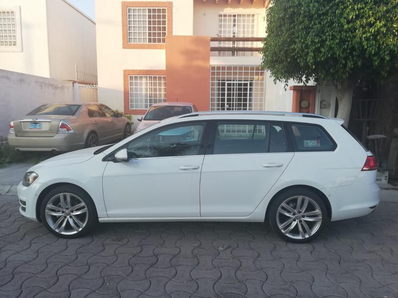 Volkswagen Golf Sportvan • 2016 • 15,000 km 7