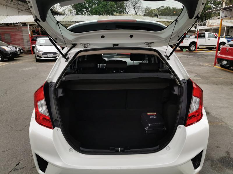 Honda FR-V • 2015 • 53,000 km 7