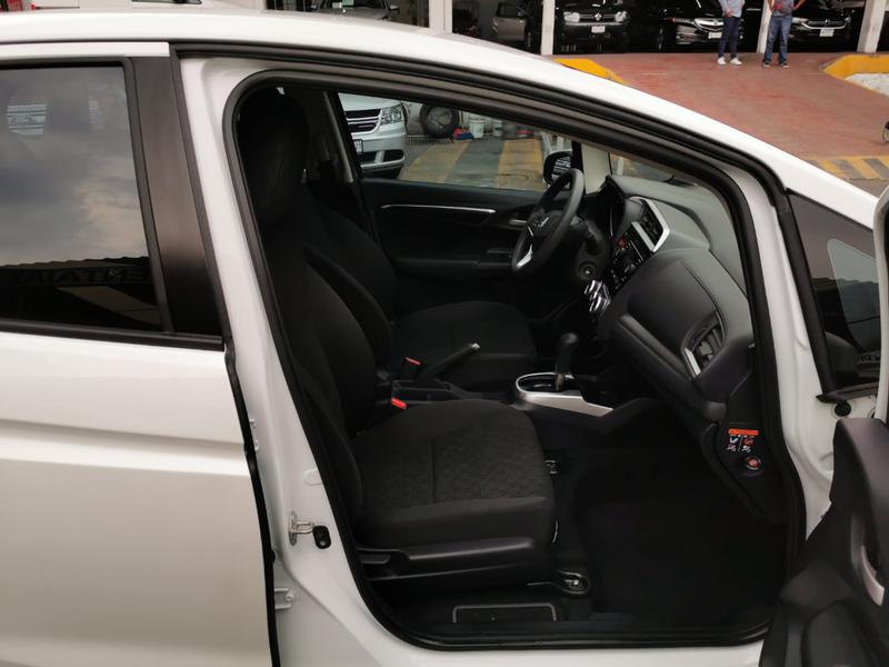 Honda FR-V • 2015 • 53,000 km 4