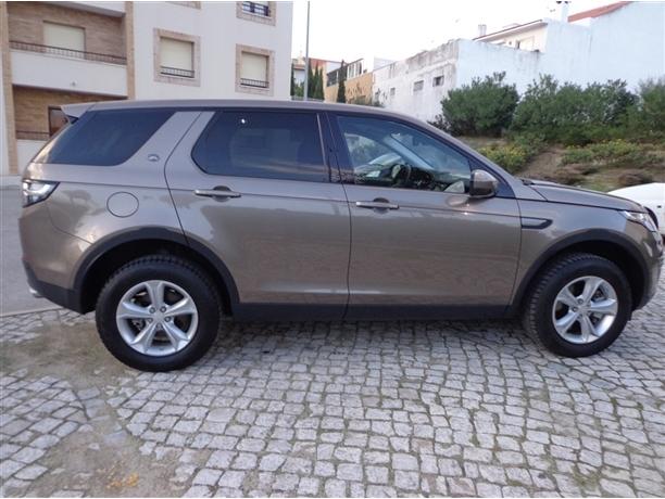 Land Rover Discovery • 2015 • 13,720 km 1