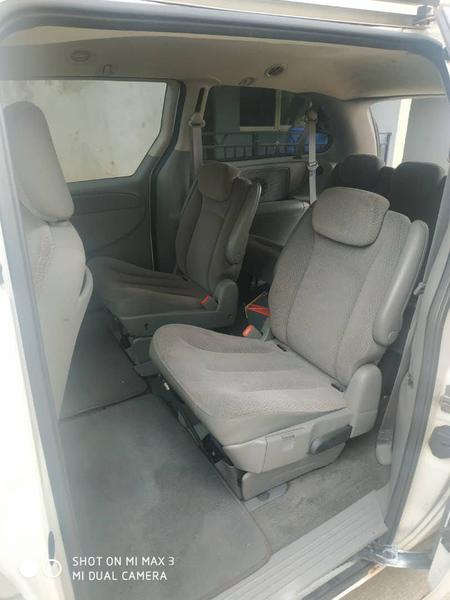 Chrysler Town & Country • 2007 • 28,000 km 1