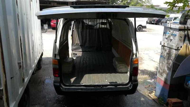 Toyota Hiace Van • 2005 • 40,000 km 5