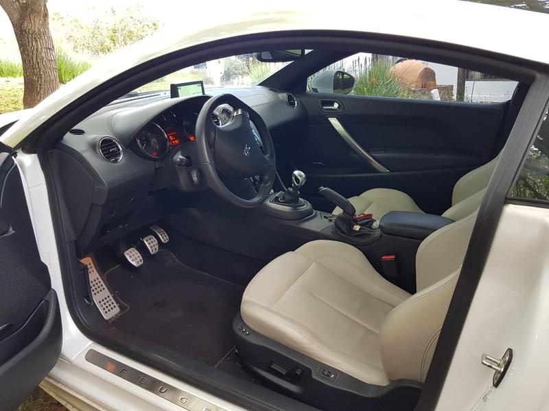 Peugeot RCZ • 2011 • 60,000 km 5