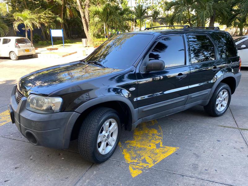 Ford Escape • 2007 • 102,000 km 1