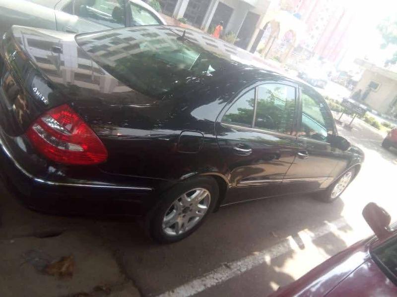 Mercedes-Benz E • 2006 • 180,000 km 1