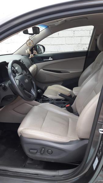 Hyundai Tucson • 2016 • 90,000 km 10