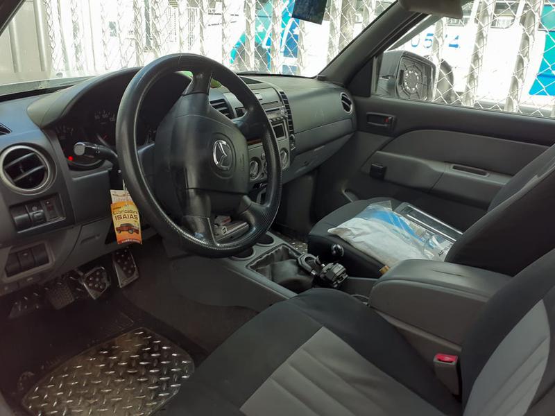 Mazda BT • 2011 • 185,000 km 2