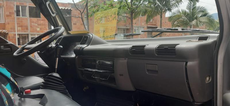 Chevrolet 3100 • 2006 • 305,000 km 3