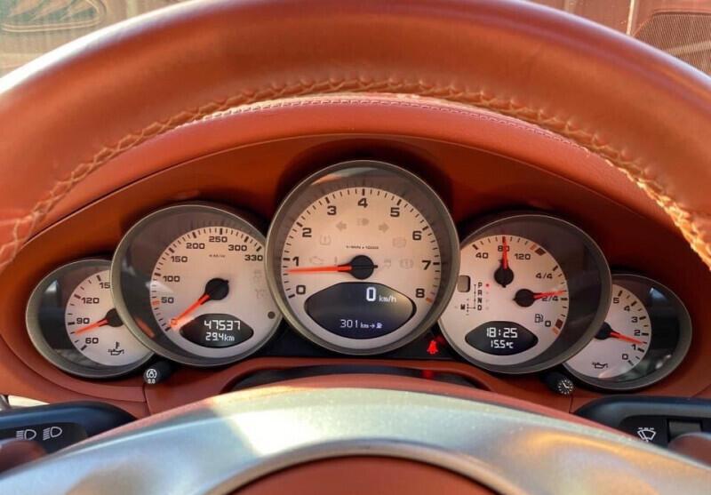 Porsche 911 Carrera • 2009 • 47,537 km 6