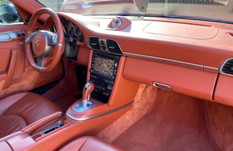 Porsche 911 Carrera • 2009 • 47,537 km 5