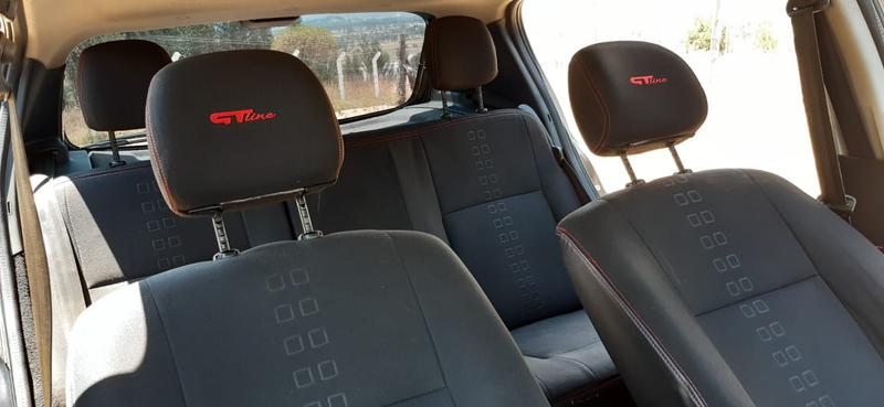 Renault 12 • 2012 • 94,000 km 4