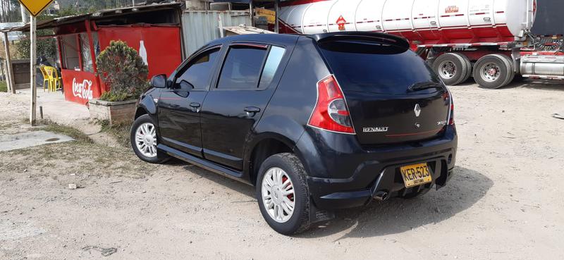 Renault 12 • 2012 • 94,000 km 7