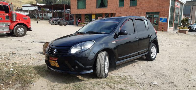 Renault 12 • 2012 • 94,000 km 3