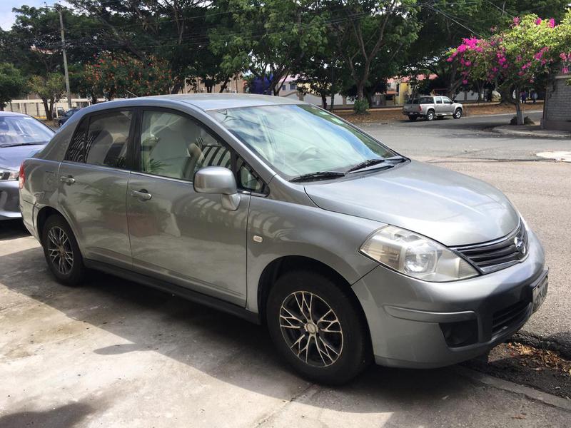 Nissan Tiida • 2011 • 187,000 km 4