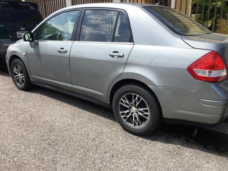 Nissan Tiida • 2011 • 187,000 km 5