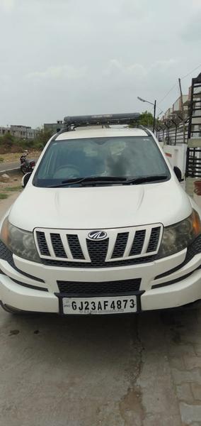 Mahindra XUV500 • 2014 • 12 km 1