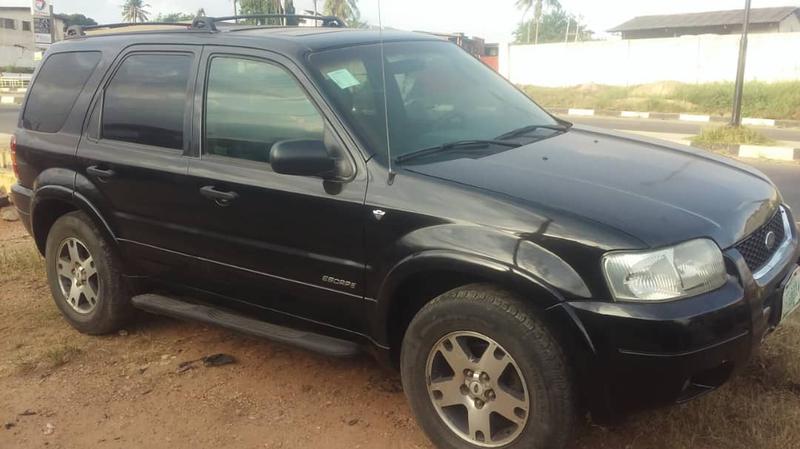 Ford Escape • 2004 • 60,000 km 1