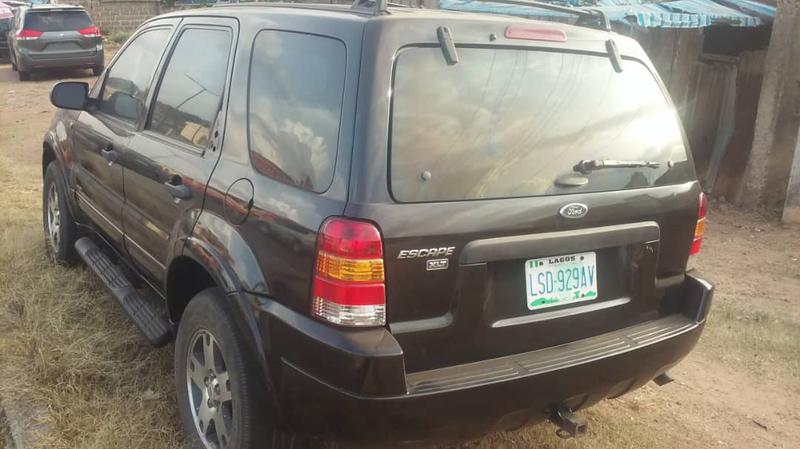 Ford Escape • 2004 • 60,000 km 5