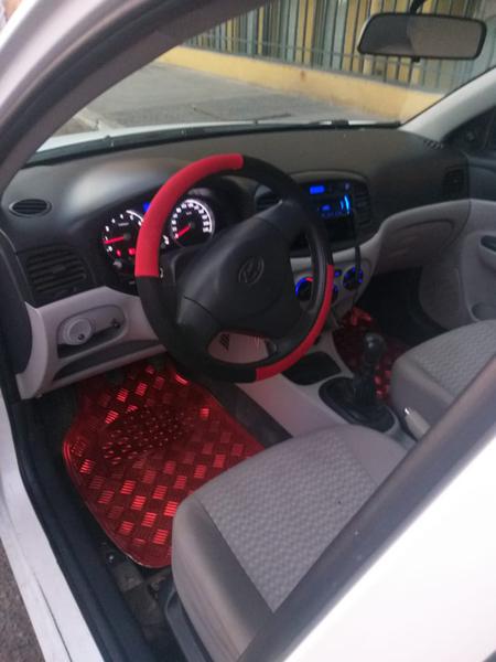 Hyundai Accent • 2011 • 122,000 km 5