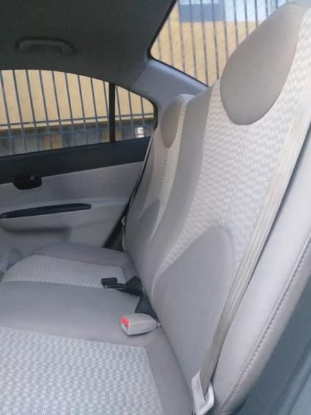 Hyundai Accent • 2011 • 122,000 km 3