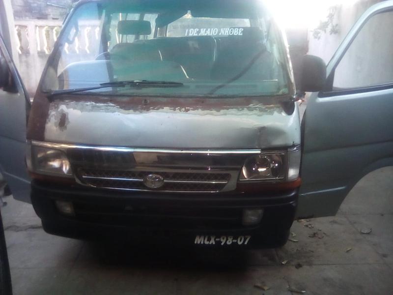 Toyota  • 1984 • 100,000 km 4