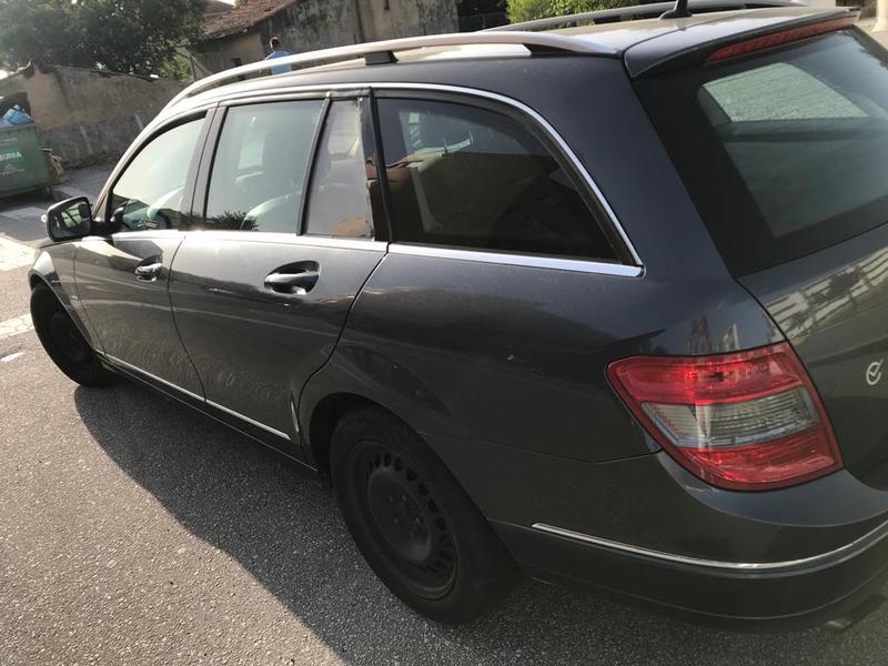 Mercedes-Benz 200 D • 2008 • 228 km 2