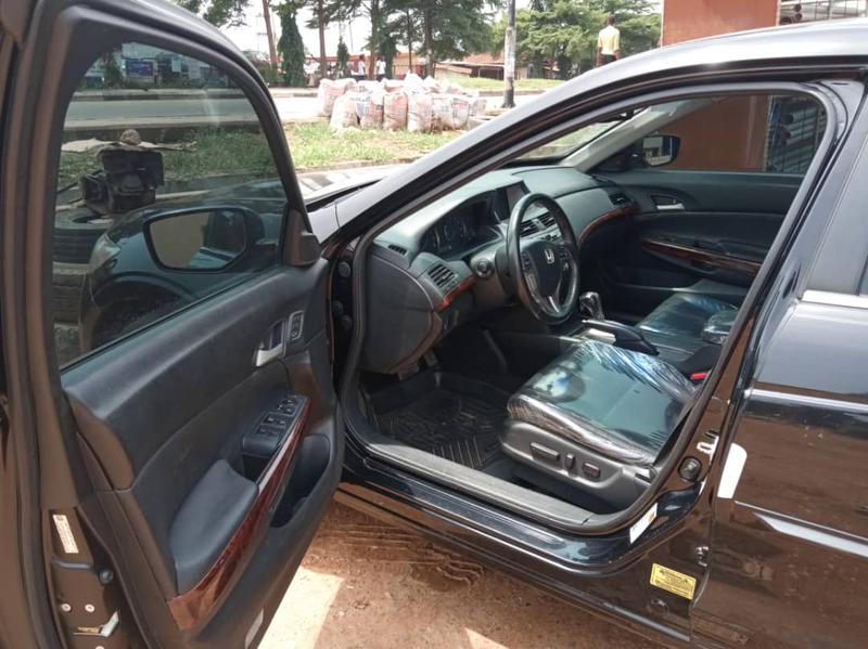 Honda Accord • 2012 • 120,000 km 2