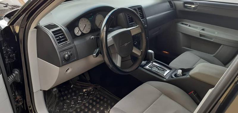 Chrysler 300 C • 2014 • 214,000 km 10