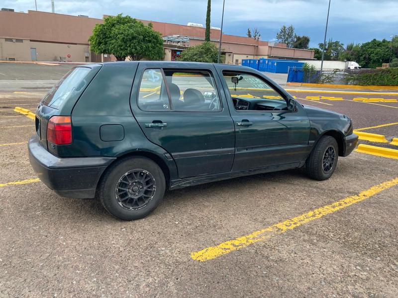 Volkswagen Golf • 1998 • 165,000 km 2