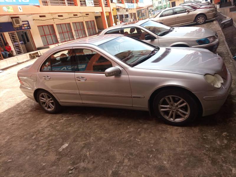 Mercedes-Benz C • 2005 • 500 km 3
