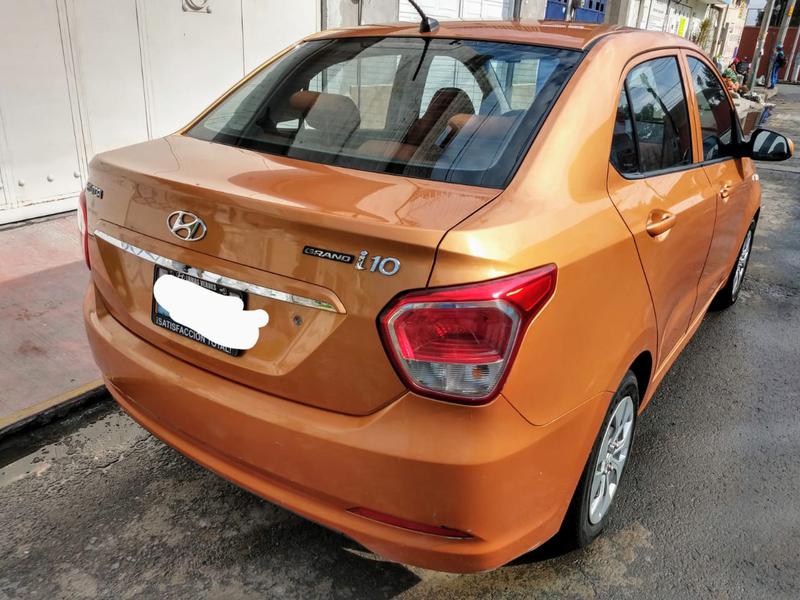 Hyundai  • 2016 • 143,000 km 4